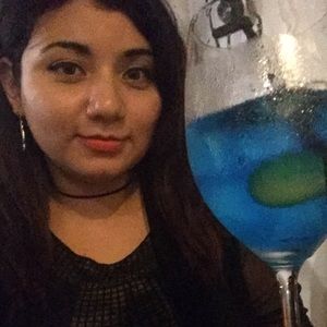 Meet your Posher, Alexandra